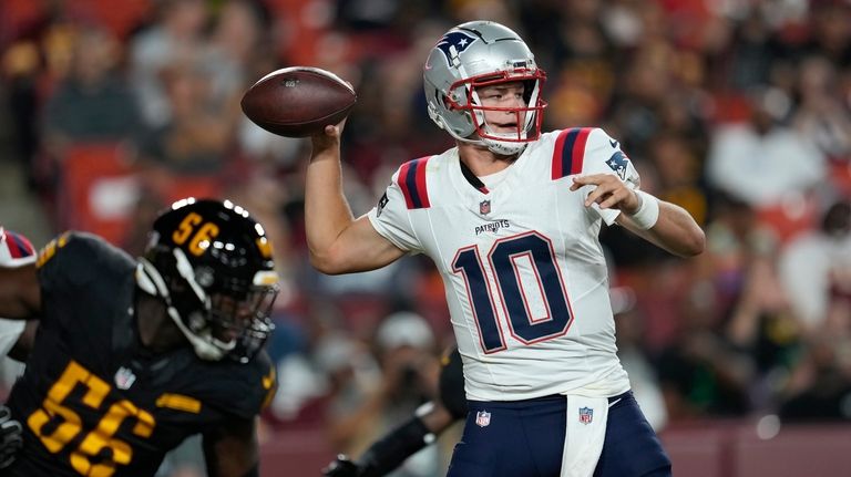 New England Patriots quarterback Drake Maye (10) passes against the...