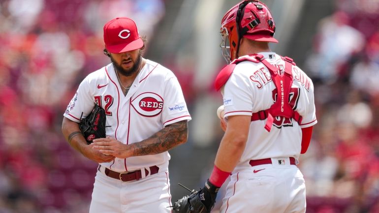 Cincinnati Reds' Tyler Stephenson plays during the sixth inning of