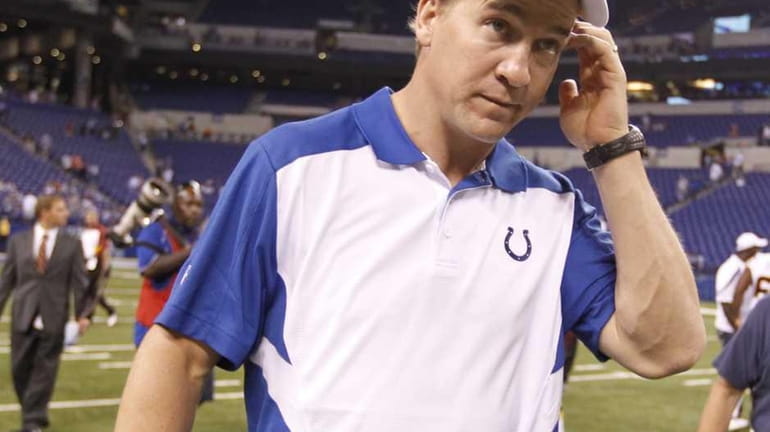 Peyton Manning finally returns to the field after 20-month hiatus