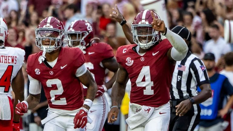 Alabama wide receiver Ryan Williams (2) and Alabama quarterback Jalen...