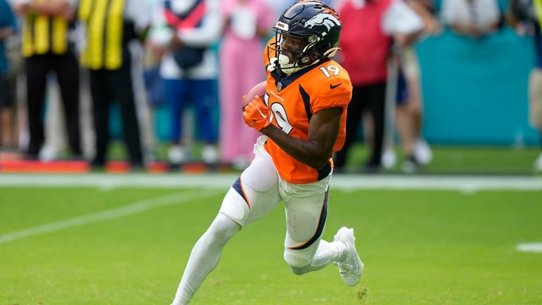 Denver Broncos vs. Chicago Bears Start 'Em, Sit 'Em: Players To Target  Include Russell Wilson, Courtland Sutton, Justin Fields, and Others