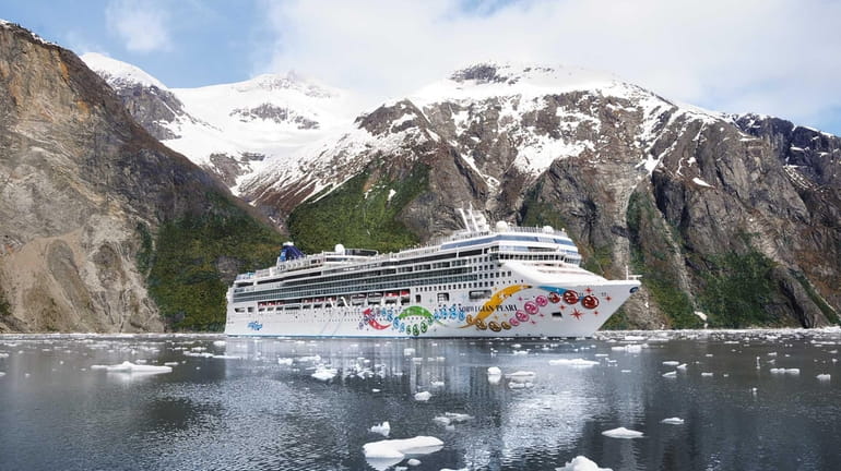 Norwegian Cruise Line's Norwegian Pearl in Alaska.