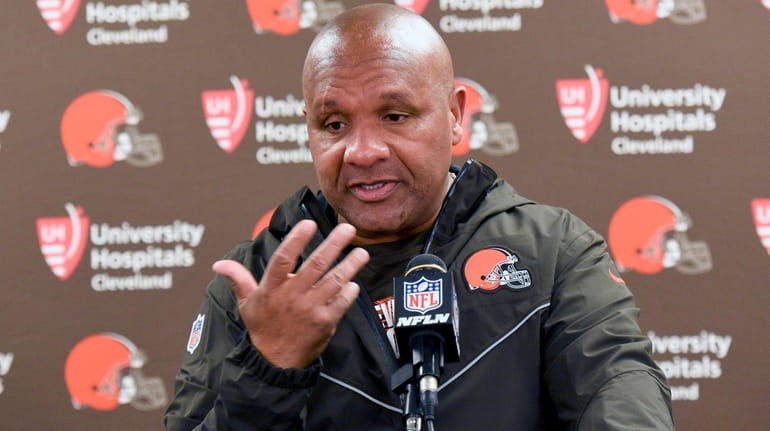 Browns fire head coach Hue Jackson and offensive coordinator Todd Haley, AP source says - Newsday