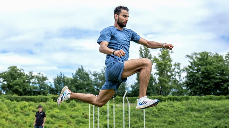 Syrian refugee Mohammad Amin Alsalami, 29, trains at the Wilmersdorf...