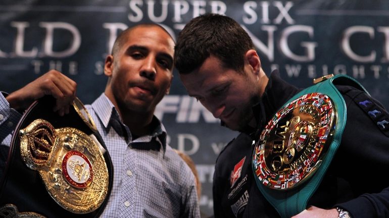 Andre Ward (L) and Carl Froch pose during final press...