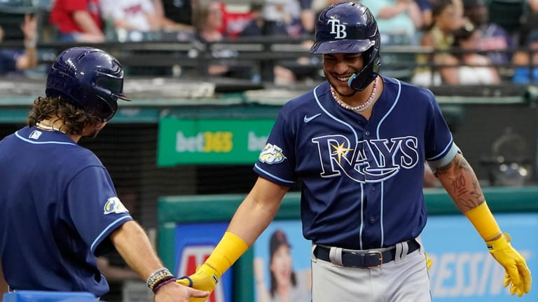 Steven Kwan comes through not once, but twice in Guardians' 7-6 win over  Rays in 11 innings 