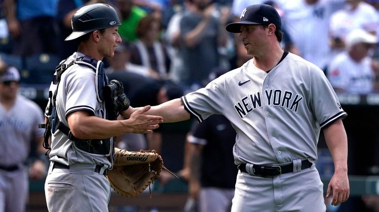 Luke Voit leads Yankees to walk-off win over Royals 