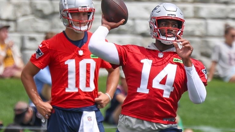 New England Patriots quarterbacks Drake Maye, left, and Jacoby Brissett,...