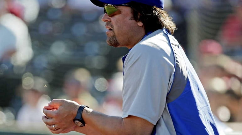 Mike Piazza gives back to the game while coaching Team Italy in
