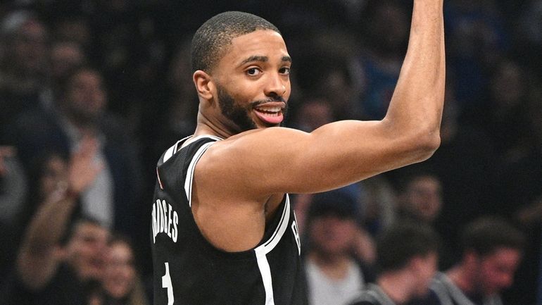 Nets coach Jacque Vaughn hopes Mikal Bridges meshes with Ben...