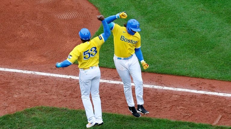 Measuring the stats on Triston Casas' home run, 06/08/2023