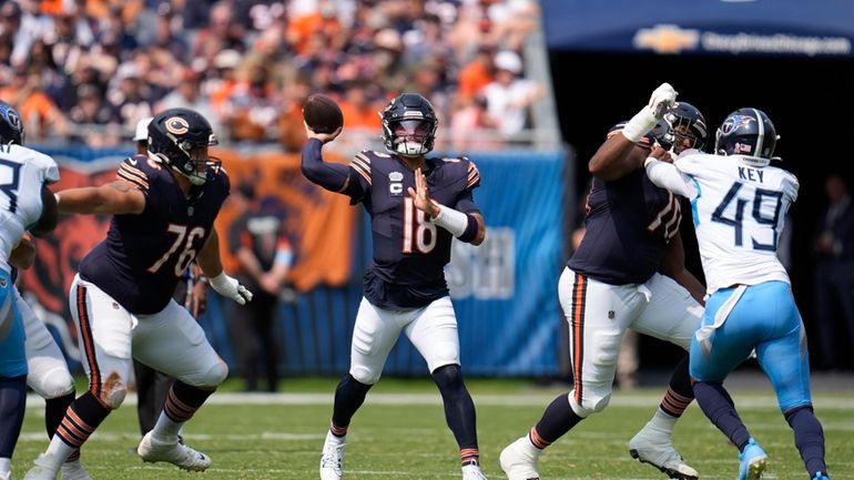 Chicago Bears quarterback Caleb Williams passes during the first half...