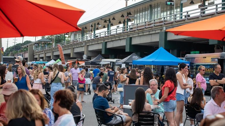 Wantagh has joined the Thursday night music scene this summer.