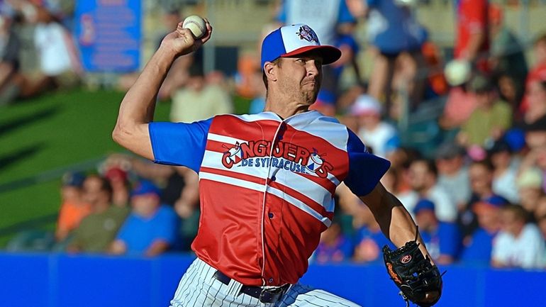 Jacob deGrom with Syracuse.