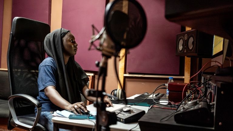 Aminata "Myamy TheAyGirl" Thiam, 31years - Old, creates a beat...