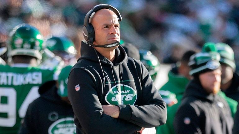 Despite Tough Season Jets Players All Believe Coach Robert Saleh Can Turn Fortunes Around Newsday