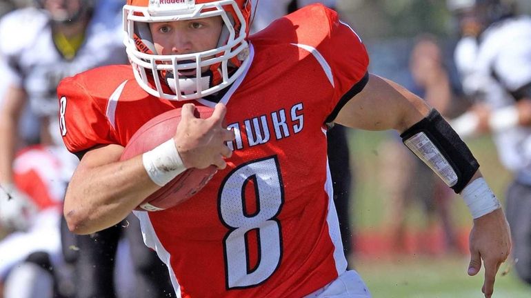 Carey's Mike Deleo runs against Wantagh. (Sept. 21, 2013)