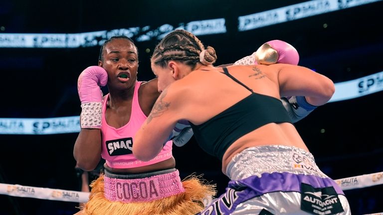 Middleweight champion Claressa Shields, left, fights reigning WBC women's heavyweight...