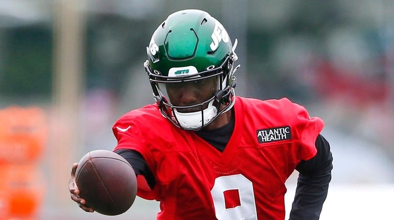 Jets quarterback Josh Johnson during training camp at the Atlantic Health Jets...