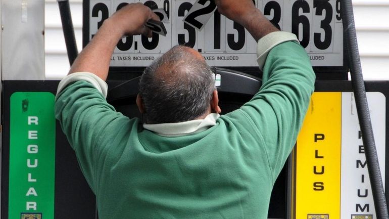 Valluvan Vaithilingam, an employee at a Hess Gas Station in...