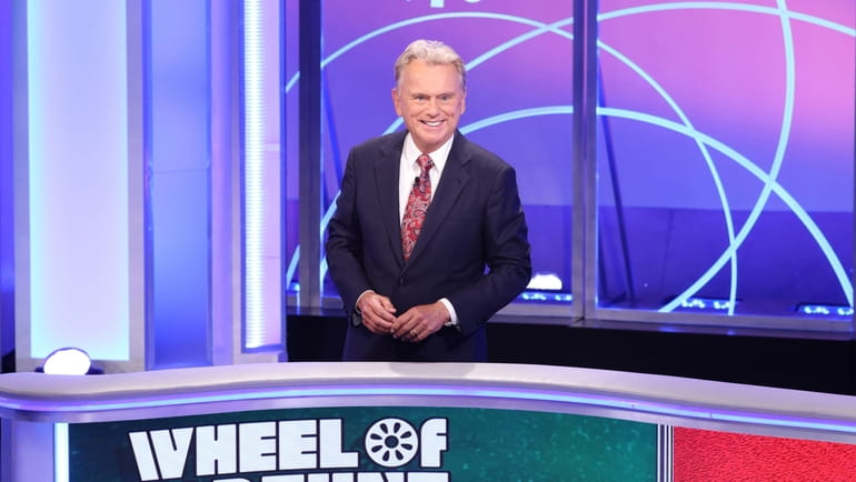 Pat Sajak says goodbye to "Wheel of Fortune" after 43...