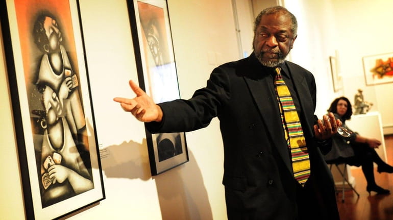 Former Newsday editor Les Payne speaks about artwork and his...