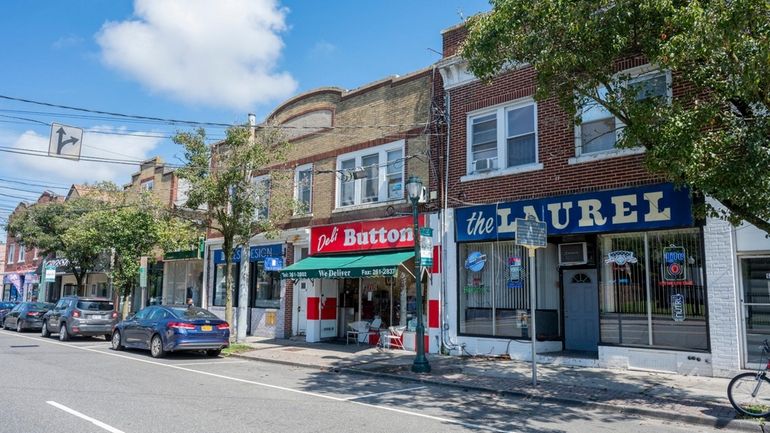 Larkfield Road is home to East Northport's main business district.