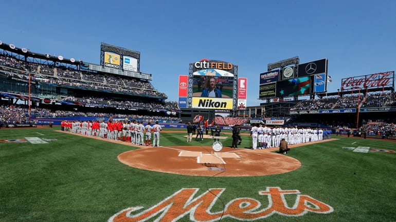 Tom Seaver statue unveiled ahead of NY Mets 2022 home opener