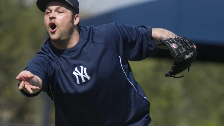 Reliever Joba Chamberlain latest Yankee to go on DL