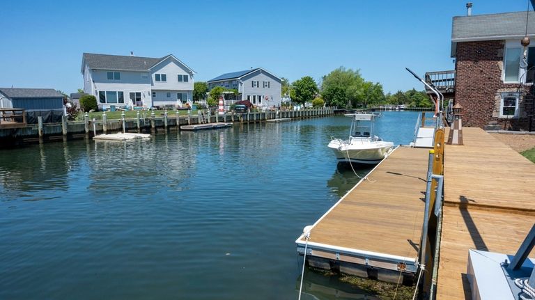 Bayview Place is one of many streets along canals.