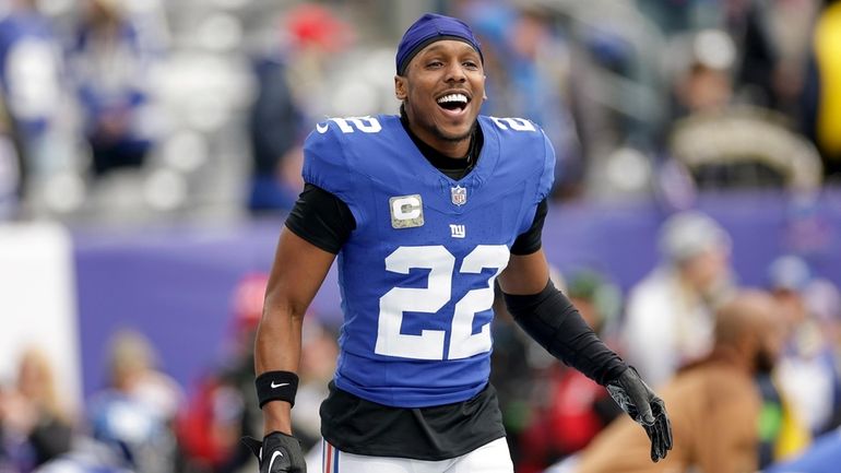 Giants cornerback Adoree' Jackson warms up before playing against the Patriots in...