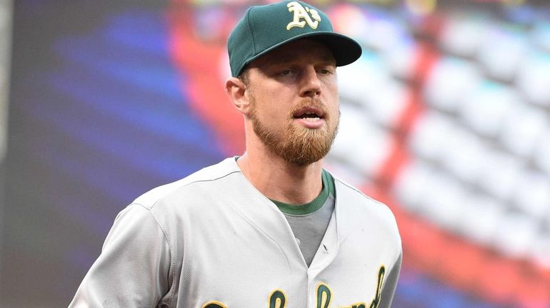 A's sending Ben Zobrist to Royals