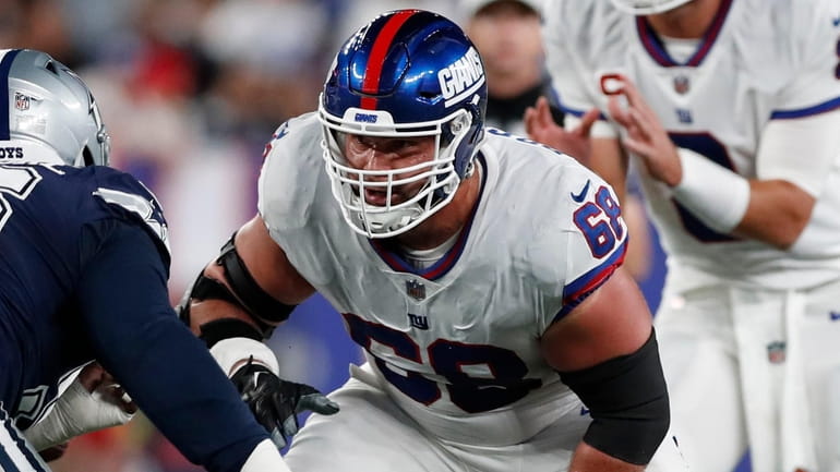 Interior of Giants' offensive line takes pride in its versatility - Newsday
