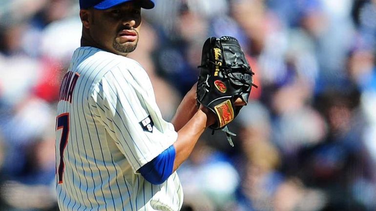 Johan Santana Gets His Dickey On