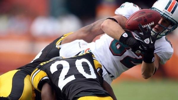 Thomas Jones of the Chicago Bears runs the ball in for a touchdown in  News Photo - Getty Images