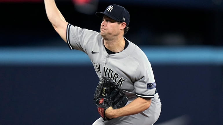 Derek Jeter injury: Yankees SS takes ground balls, BP at Yankee