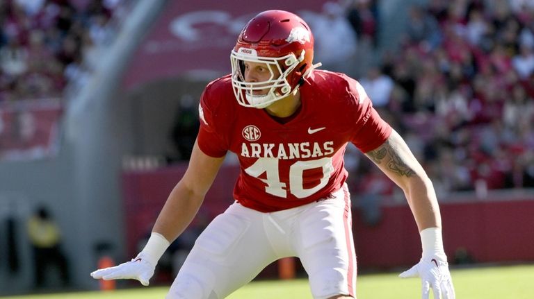 Arkansas defensive lineman Landon Jackson (40) plays against Liberty during...