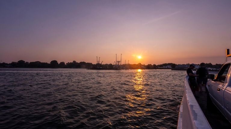 The North Ferry leaves Shelter Island.