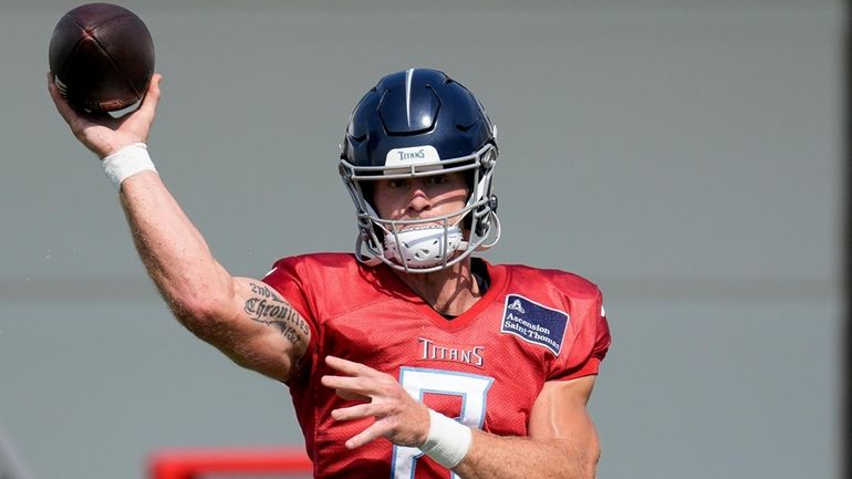 Tennessee Titans quarterback Will Levis (8) throws a pass during...