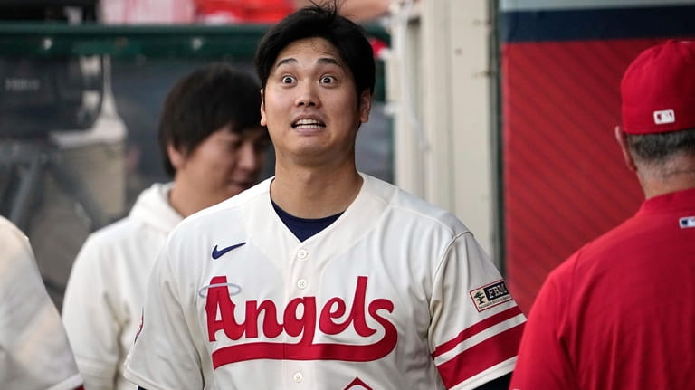 Angels News: Watch Shohei Ohtani Get Splashed and Try Not to Smile - Los  Angeles Angels