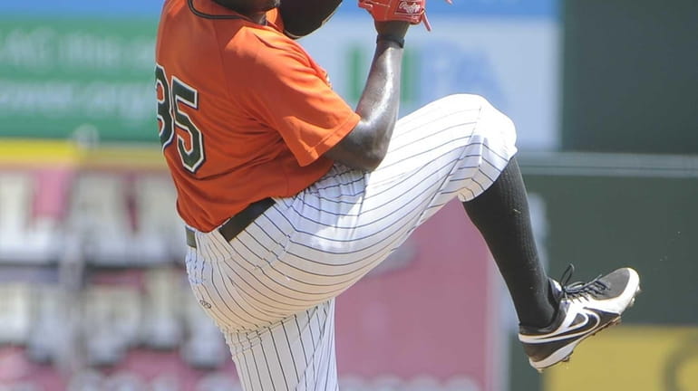 Dontrelle Willis pitches during the - Baseball In Pics