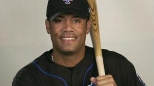 Wife accuses former baseball star Roberto Alomar of having unprotected sex  with her knowing he had HIV