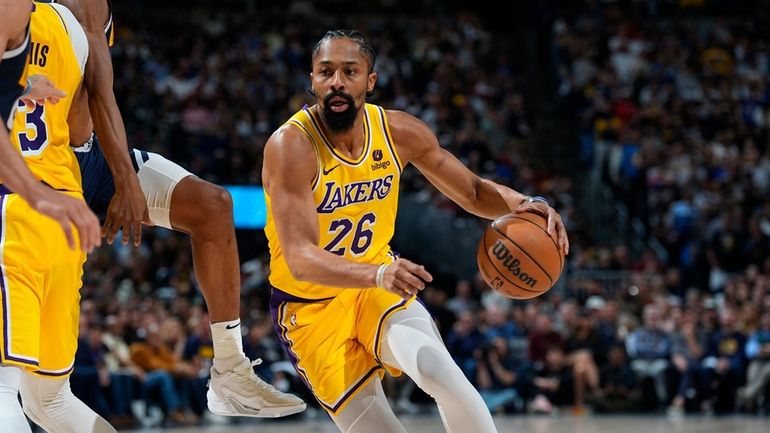 Los Angeles Lakers guard Spencer Dinwiddie (26) in the second...