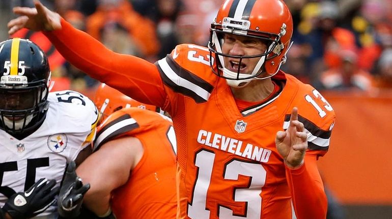 Cleveland Browns quarterback Josh McCown (13) throws a pass during...