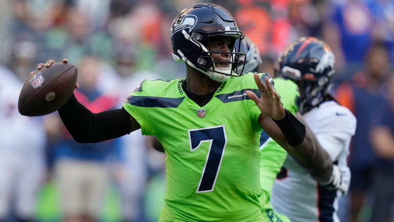 Denver Broncos 16 vs 17 Seattle Seahawks summary: stats and