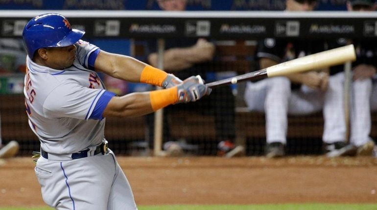 The Mets' Yoenis Cespedes hits a two-run home run in...