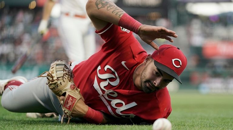 Noelvi Marte's walk-off lets Reds split doubleheader with Cubs