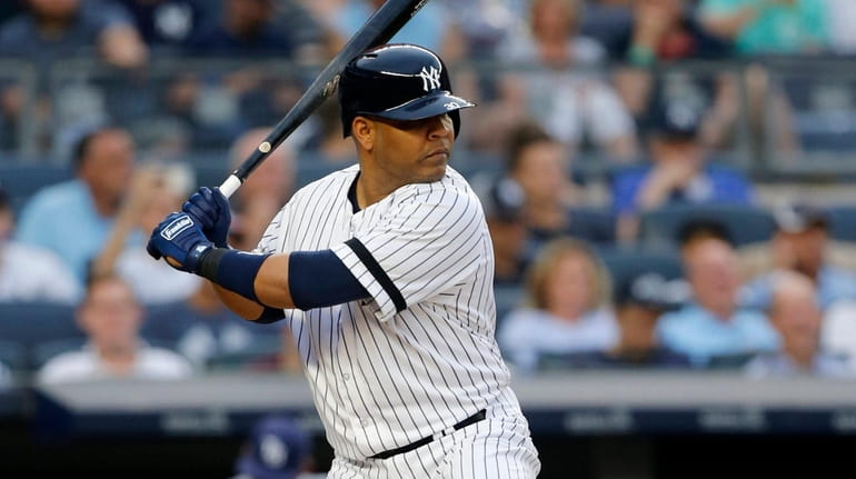 Yankees trade for AL home run leader Edwin Encarnacion