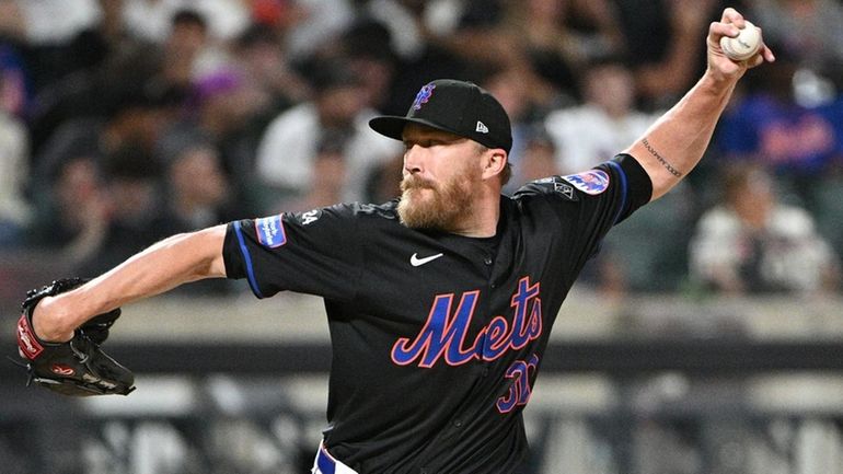 New York Mets relief pitcher Jake Diekman against Atlanta during...