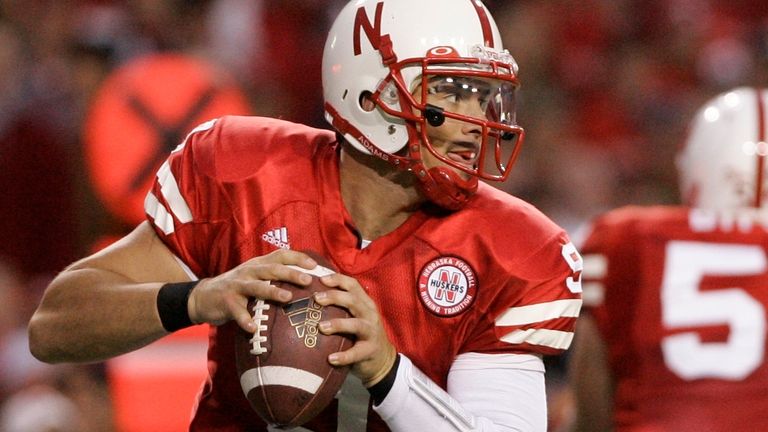 Nebraska quarterback Sam Keller prepares to throw against Southern California...